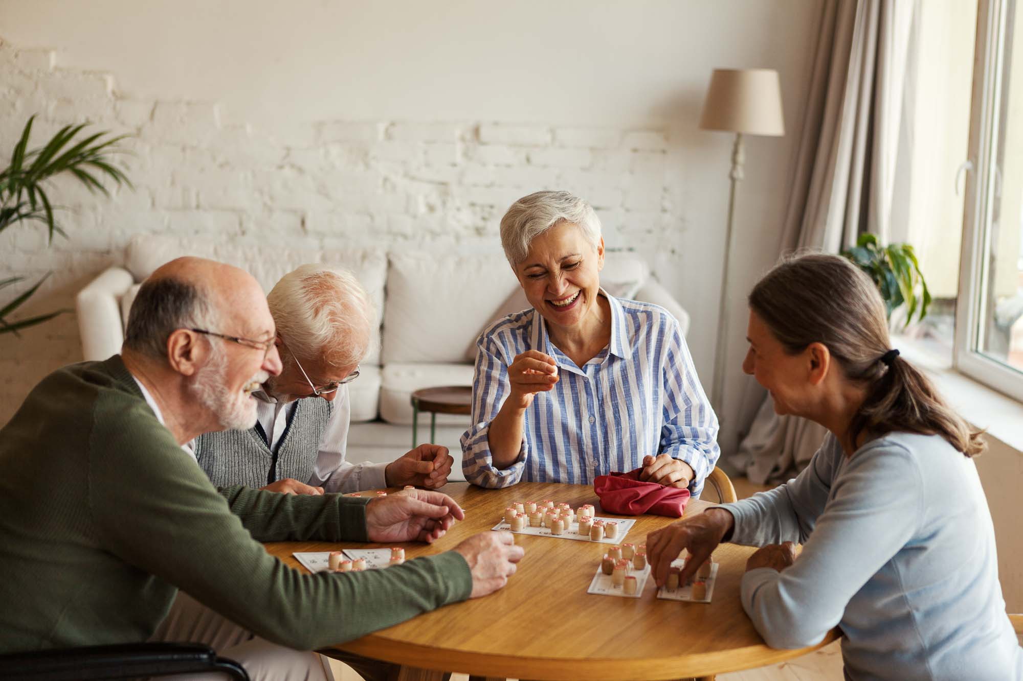 Wohnen im Alter: Mehr und mehr Aktivitäten finden heute im privaten Rahmen statt. (adobeStock)